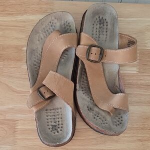 White Mountain Leather Carly Womens Footbed Sandals Size 9